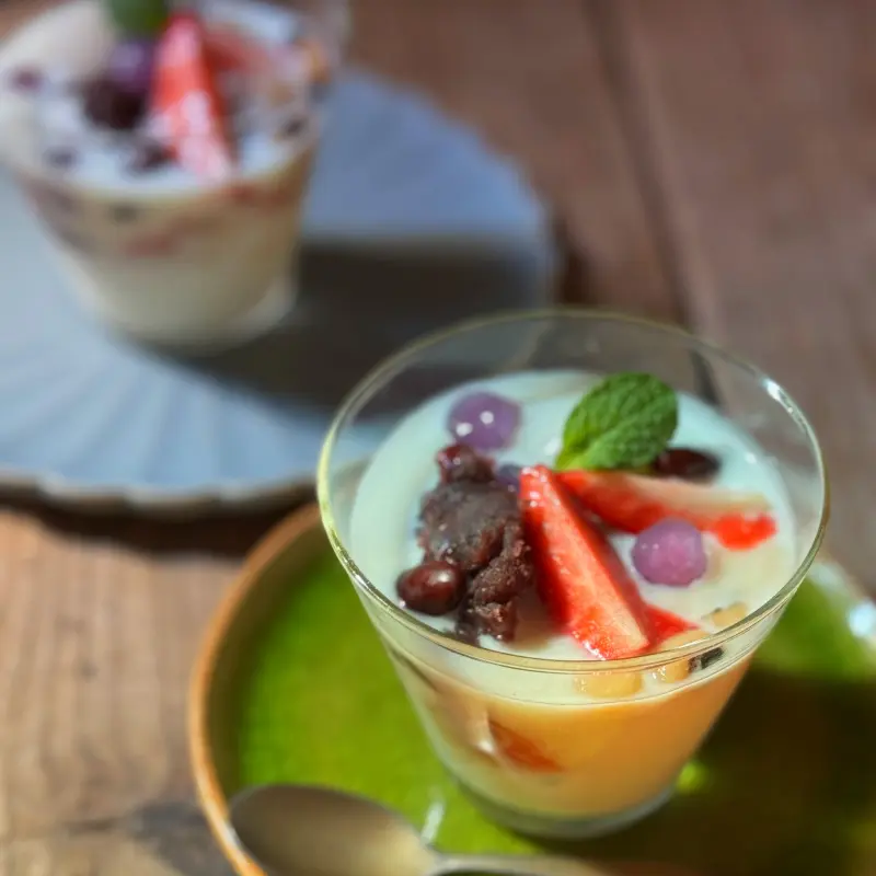 イチゴと白玉のココナツチェー